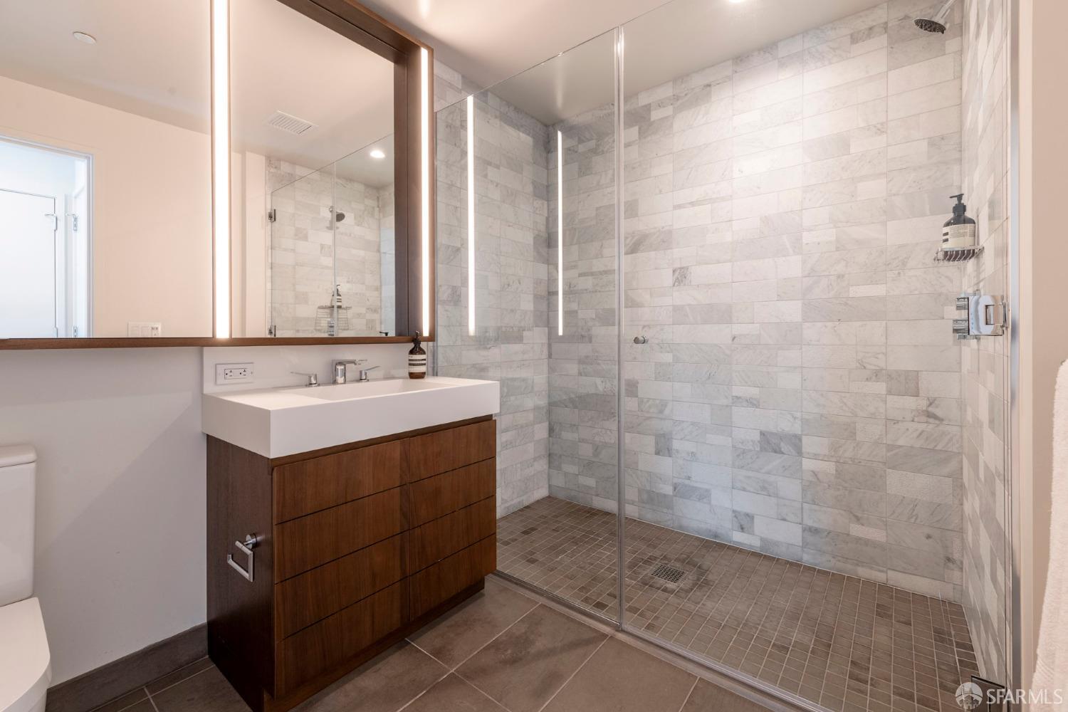 488 Folsom Street # 4104