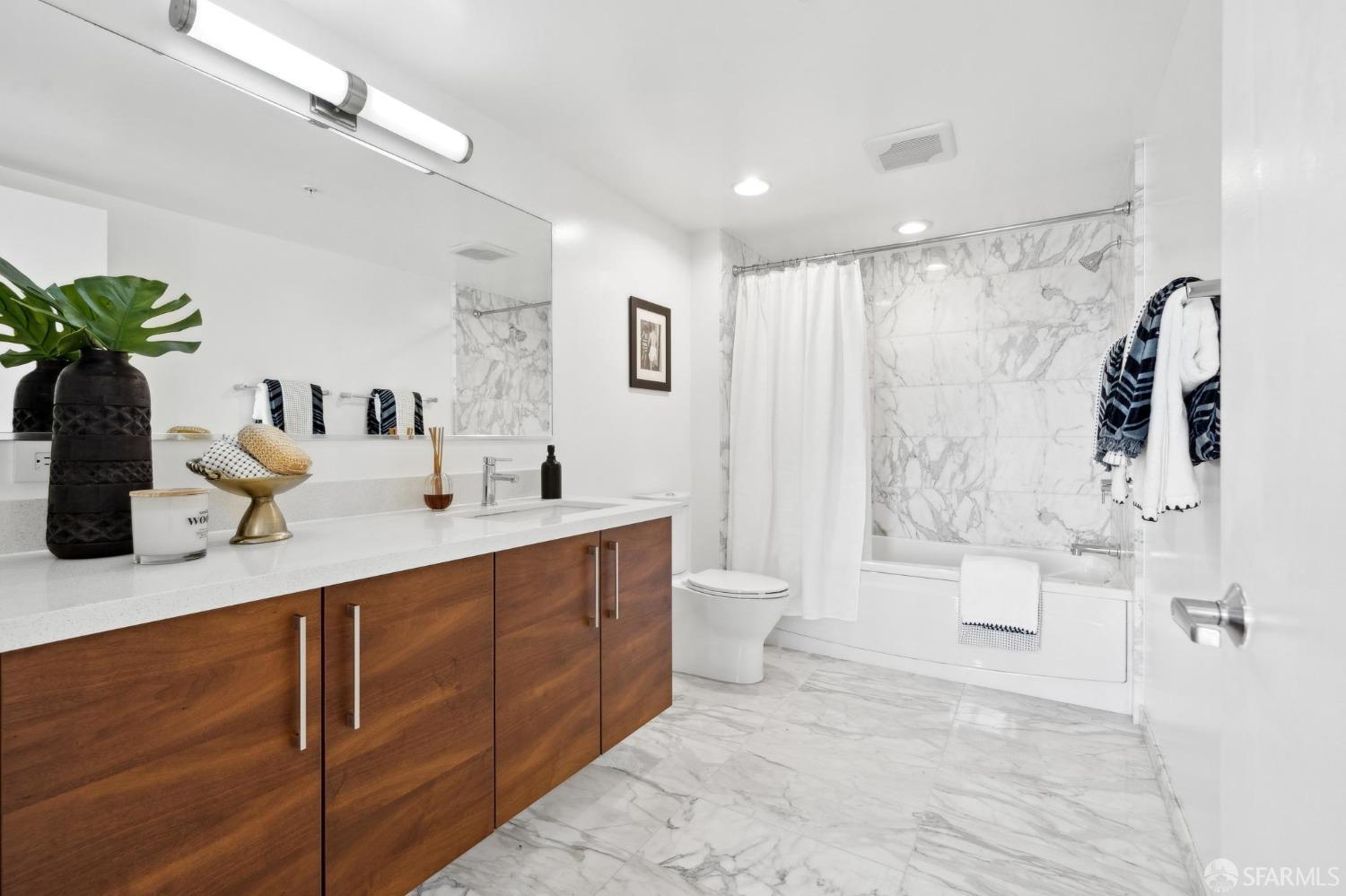 72 Townsend Street # 806