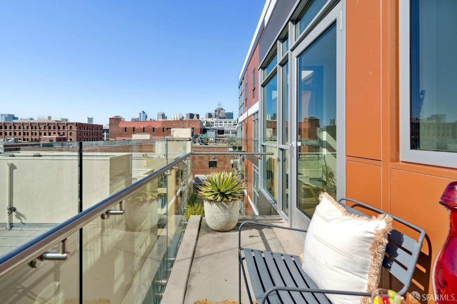 72 Townsend Street # 806