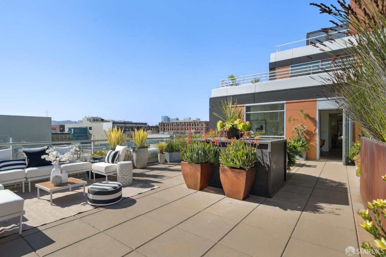 72 Townsend Street # 806