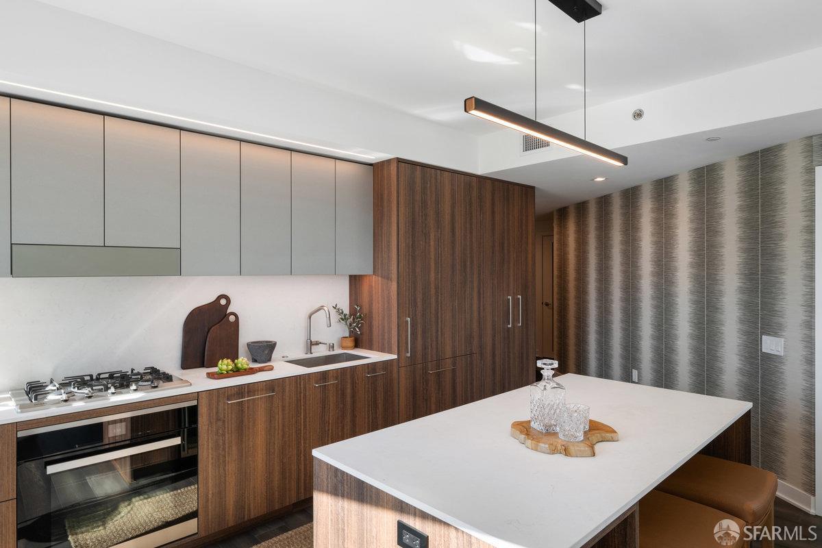 280 Spear Street # 23C