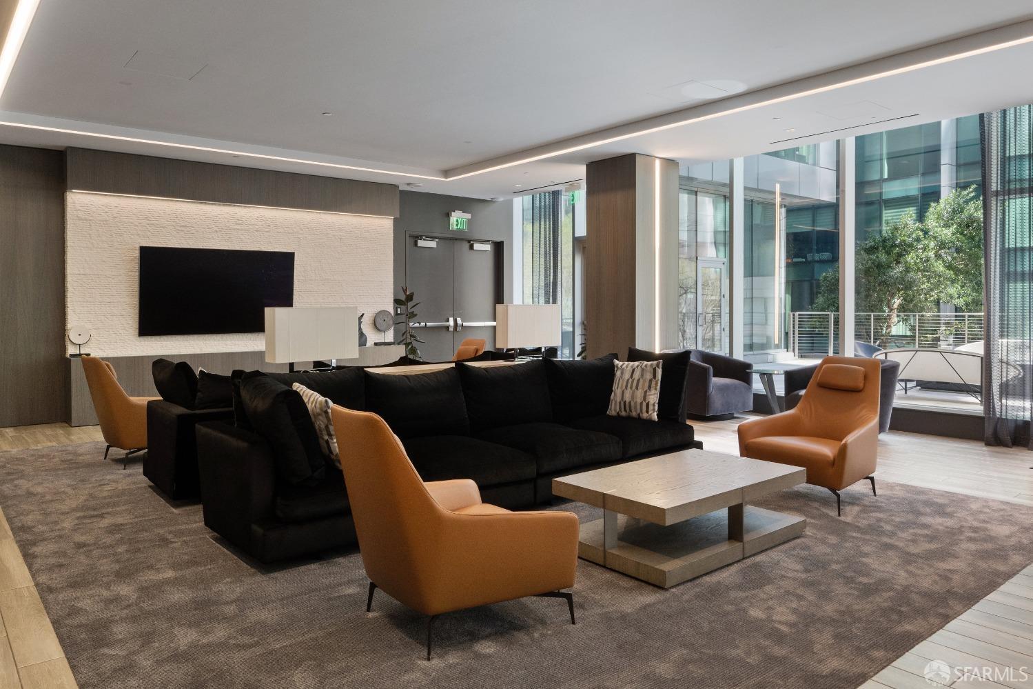 301 Main Street # 33C
