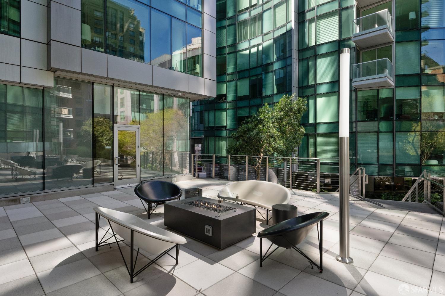 301 Main Street # 33C