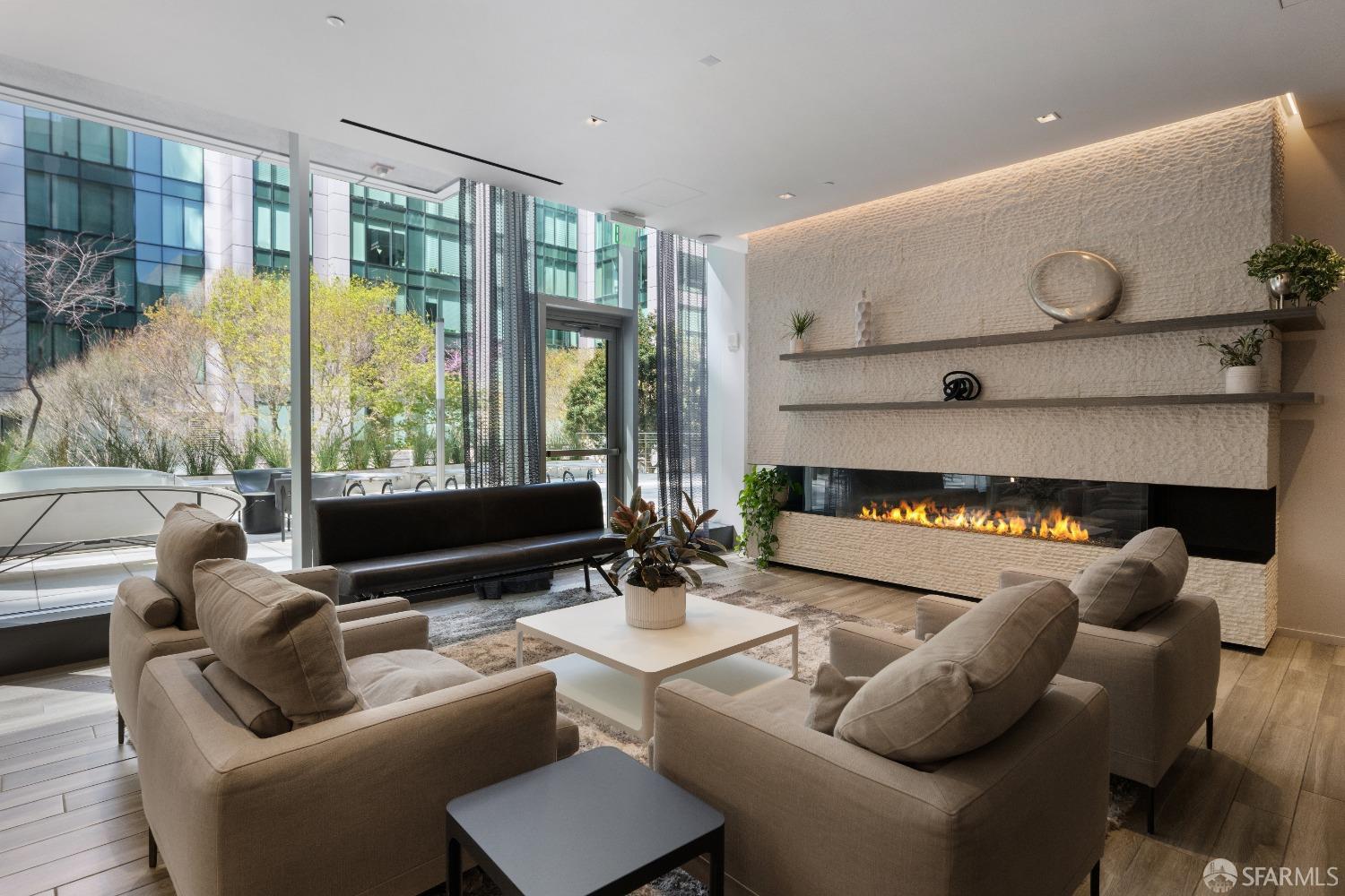 301 Main Street # 33C