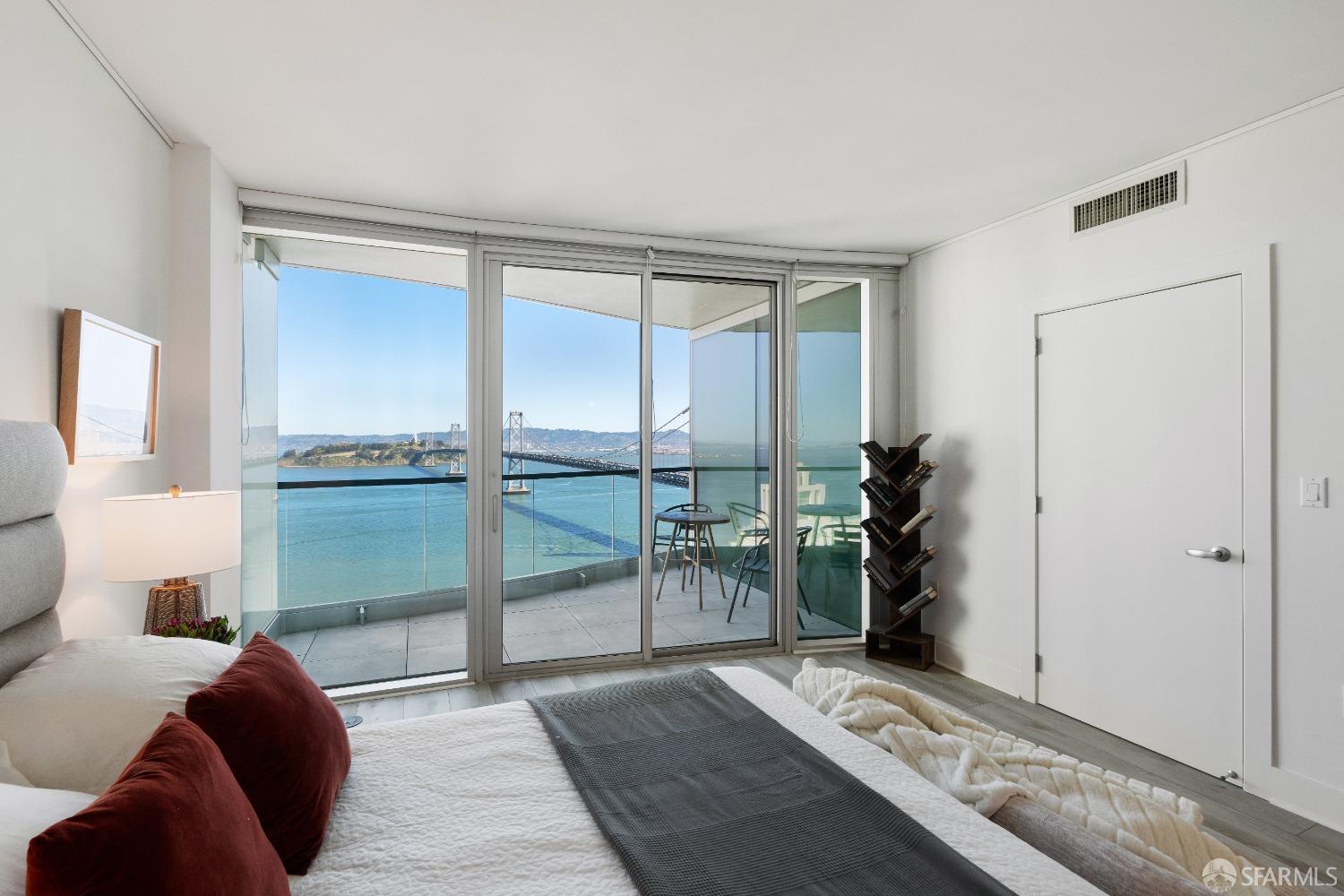 301 Main Street # 33C