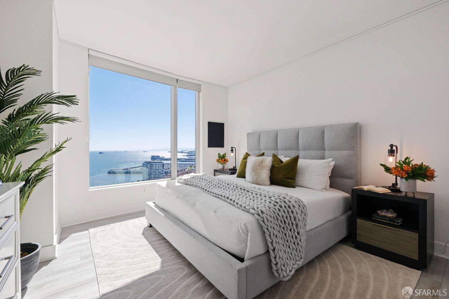 301 Main Street # 33C