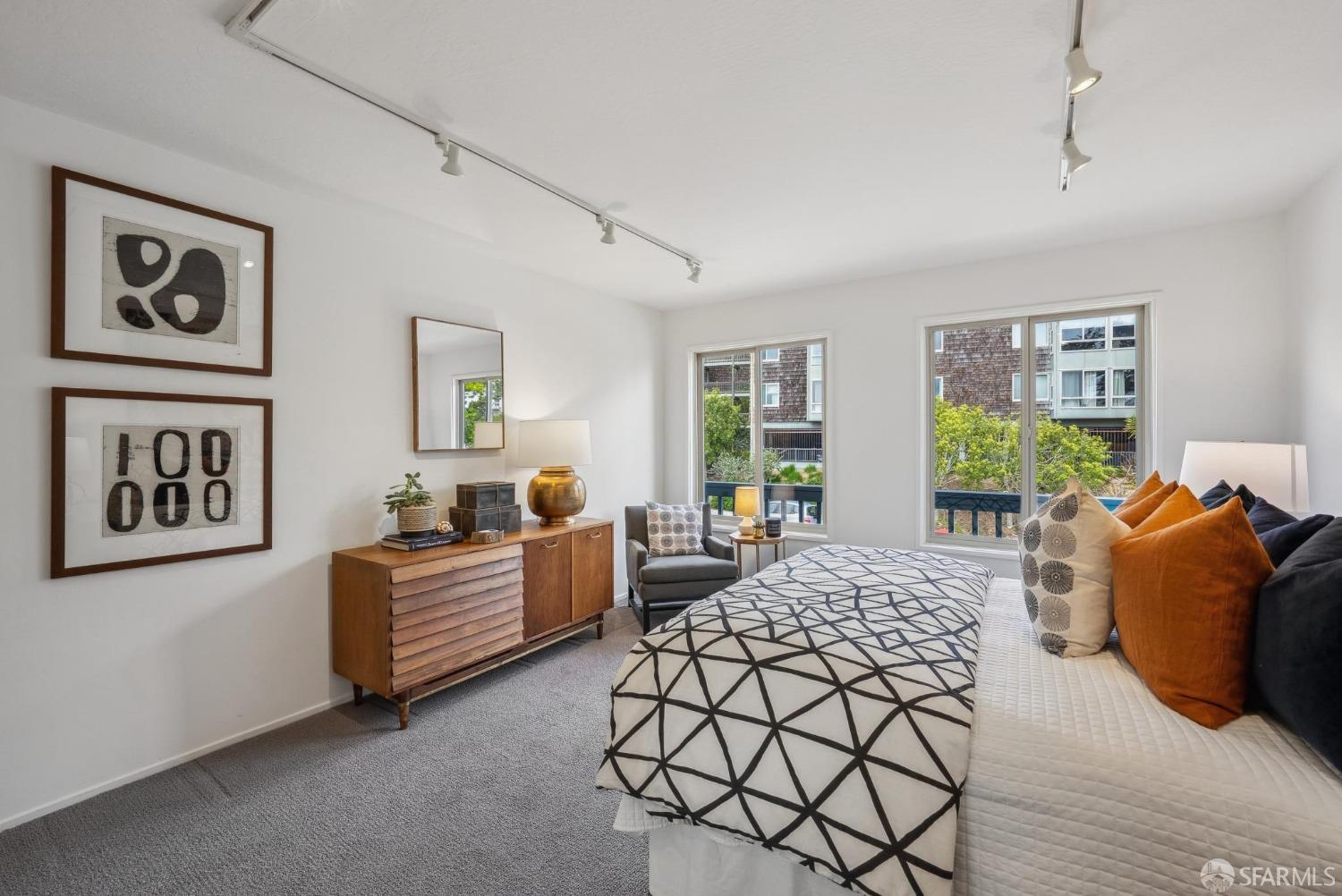 993-995 Duncan Street