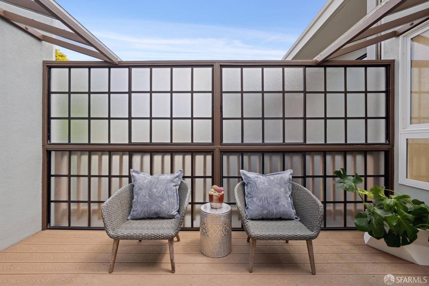 993-995 Duncan Street