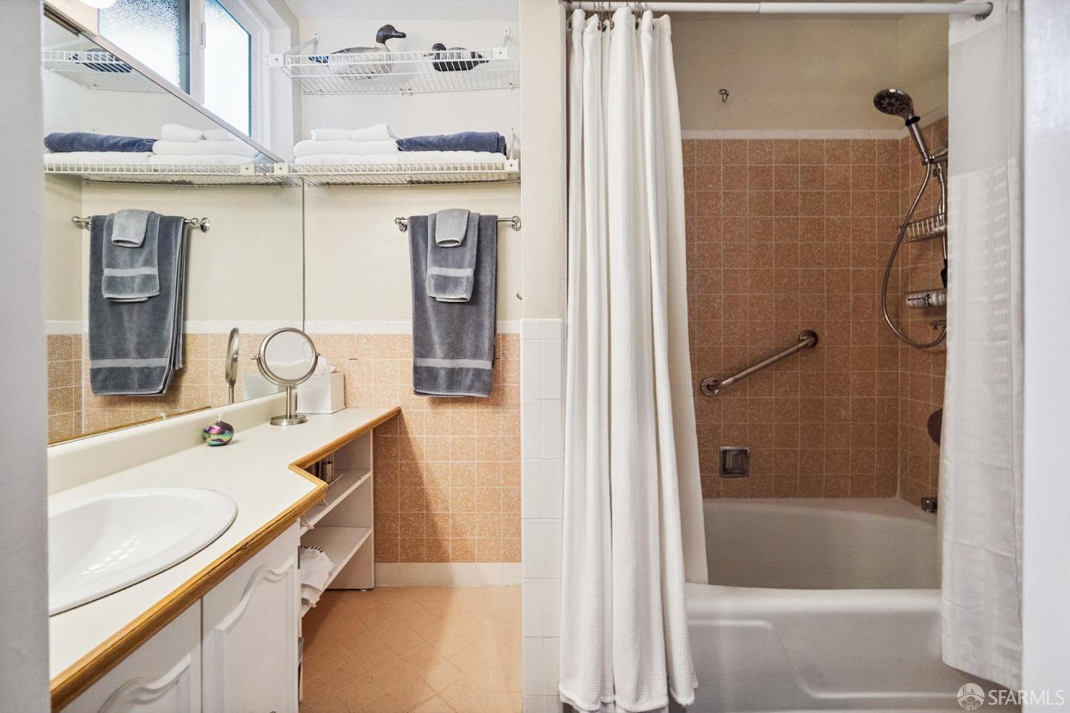 993-995 Duncan Street