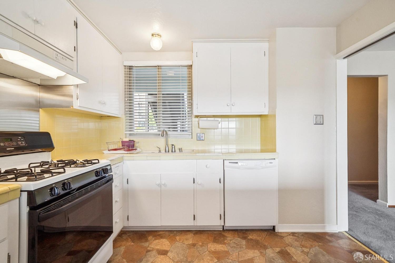 993-995 Duncan Street