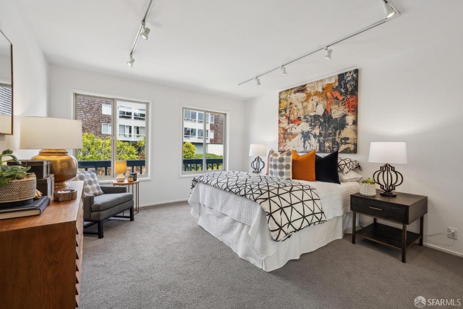 993-995 Duncan Street