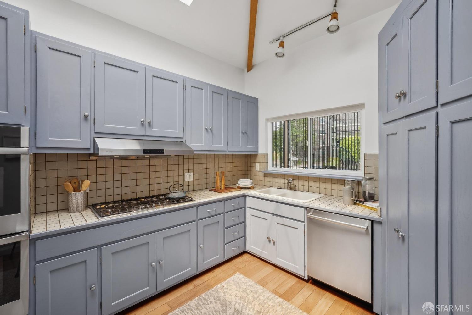 993-995 Duncan Street