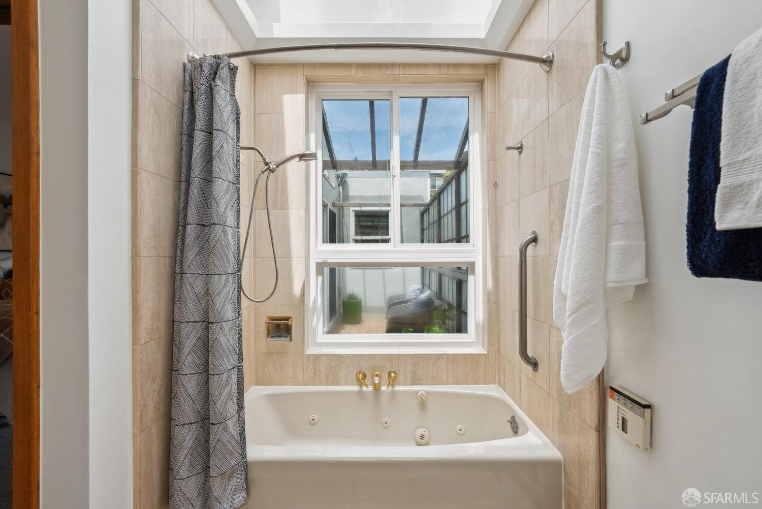 993-995 Duncan Street