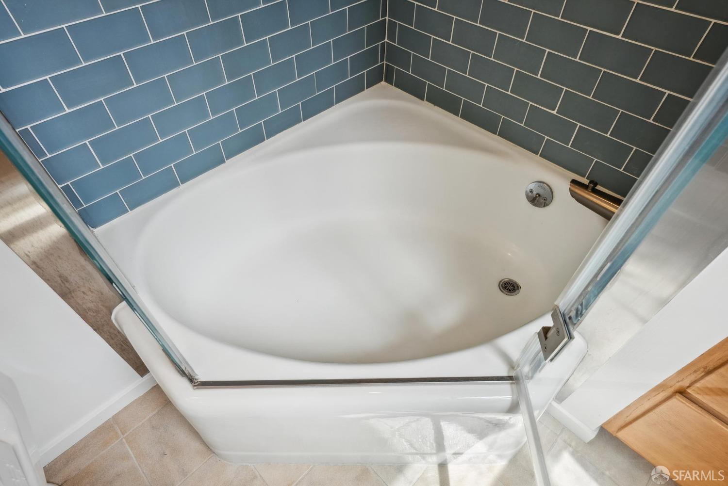 993-995 Duncan Street