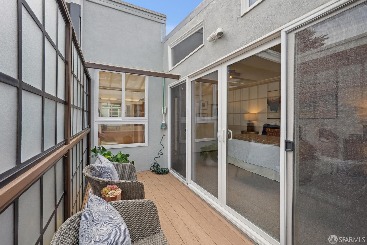 993-995 Duncan Street