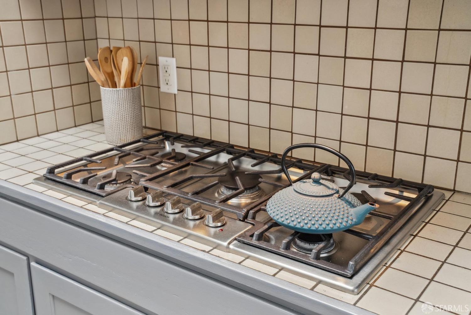 993-995 Duncan Street