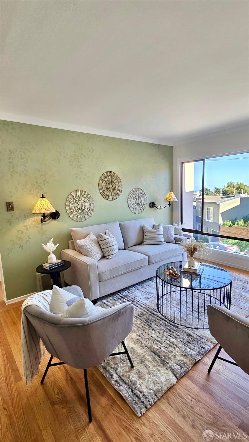 326 Los Palmos Drive