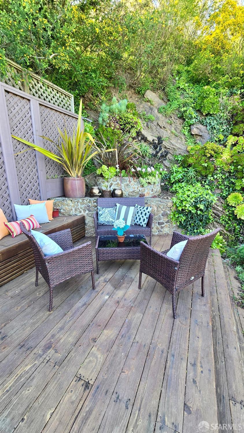 326 Los Palmos Drive