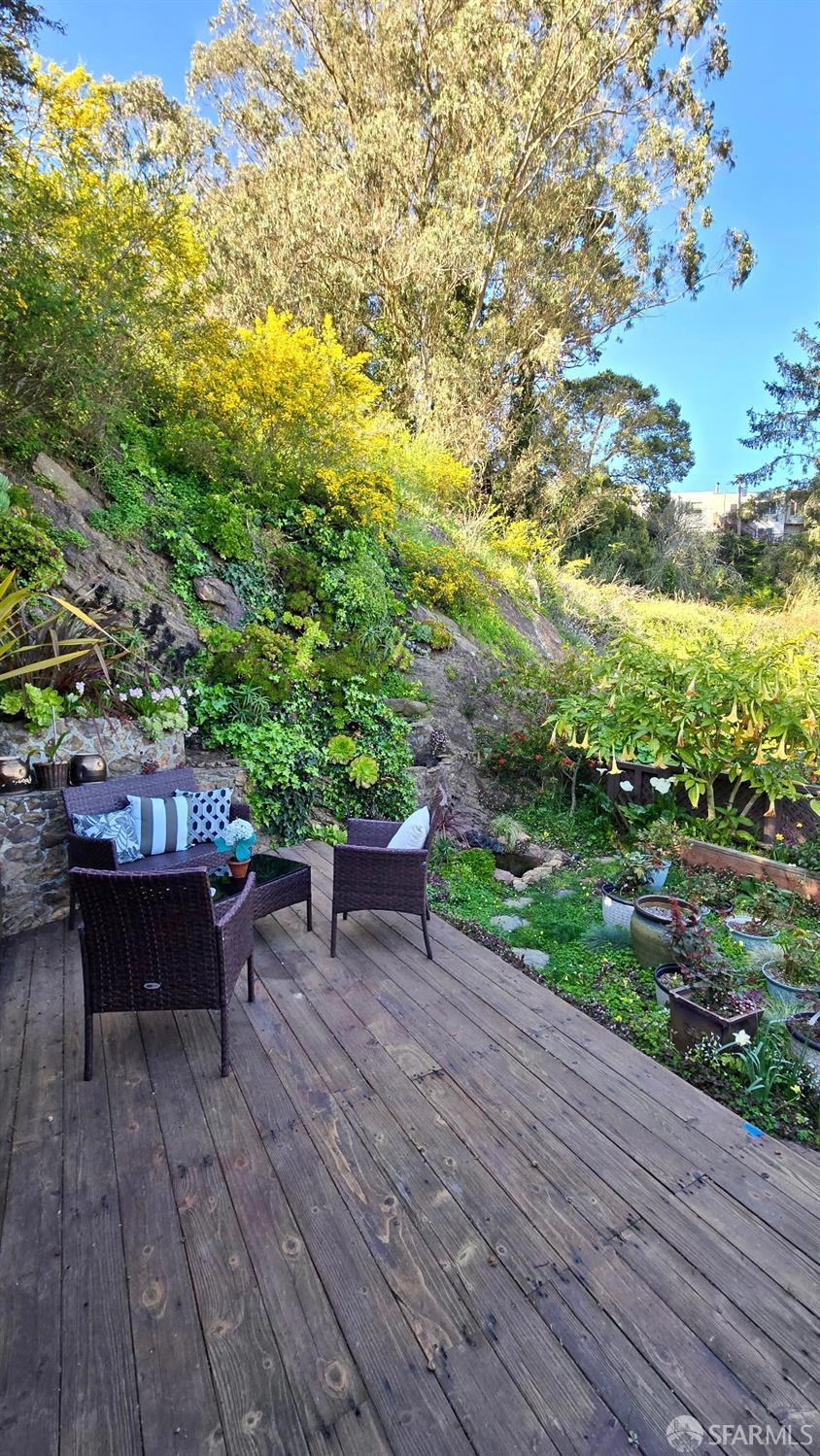 326 Los Palmos Drive