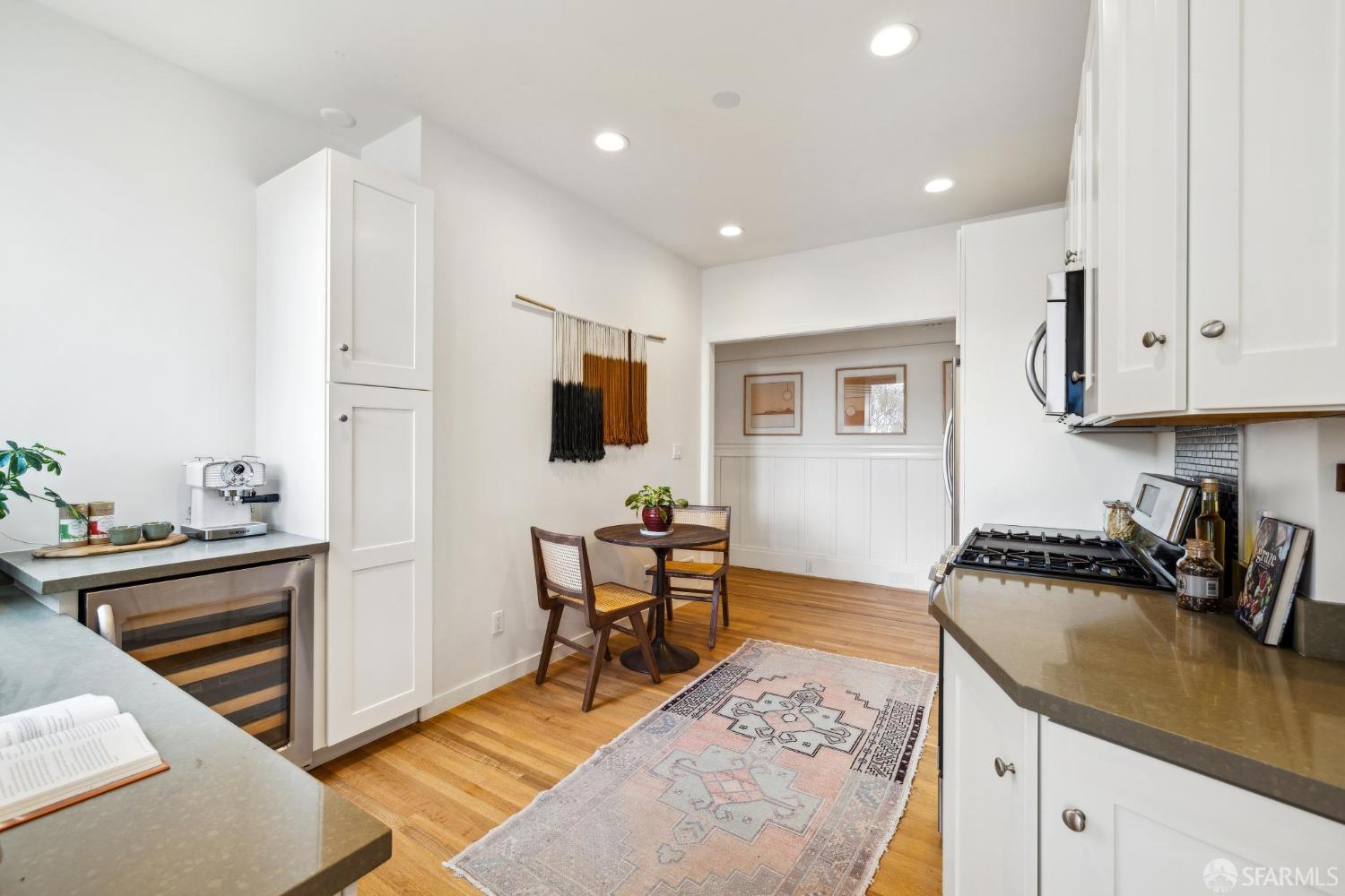 1221 Noe Street