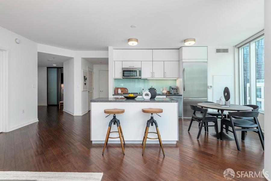 301 Main Street # 10H