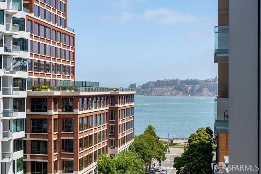 301 Main Street # 10H