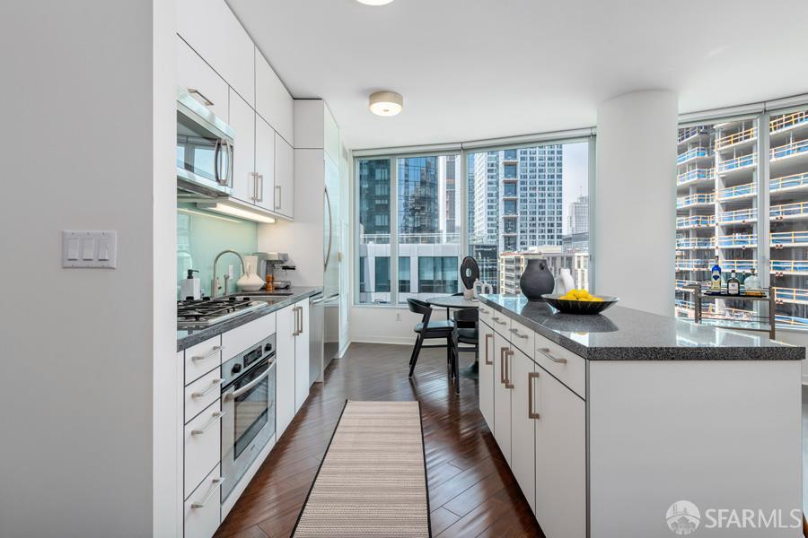 301 Main Street # 10H