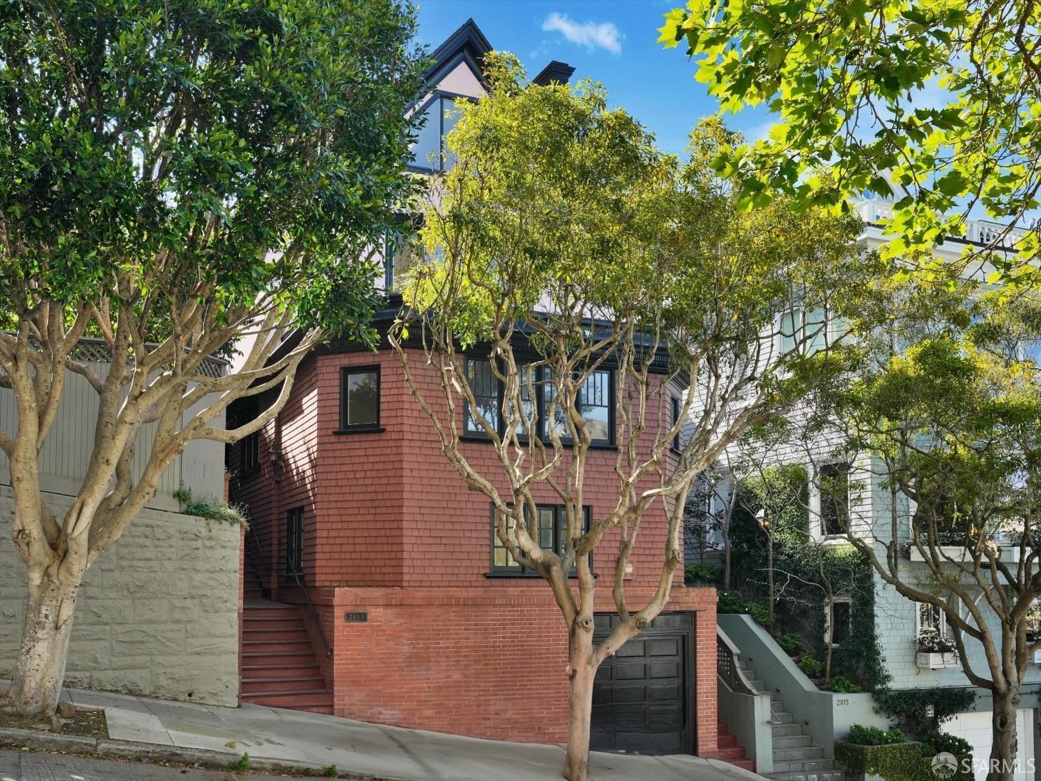 2813 Scott Street
