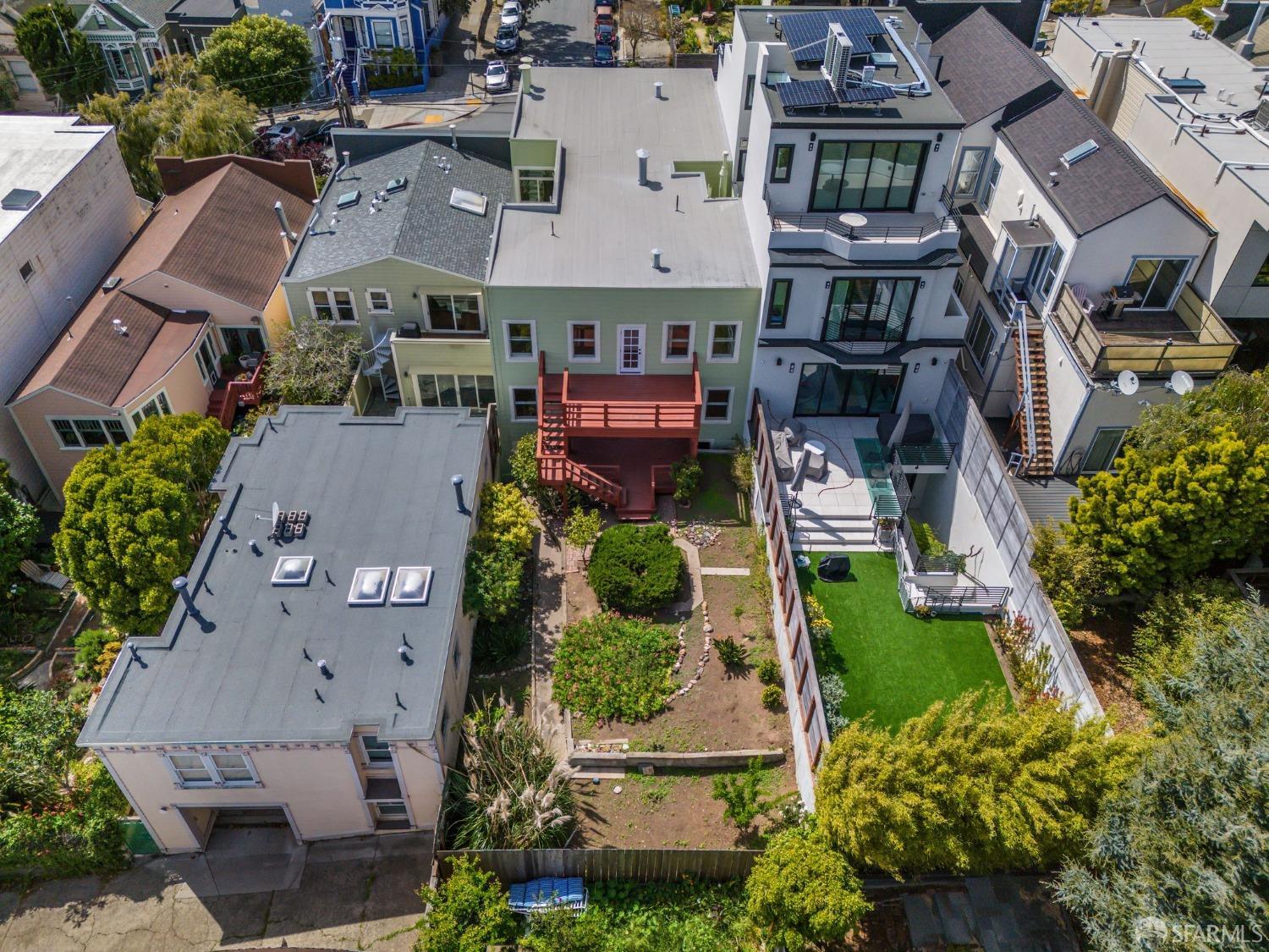 943-945 Sanchez Street