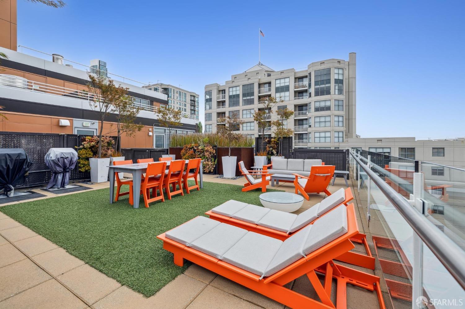 72 Townsend Street # 301