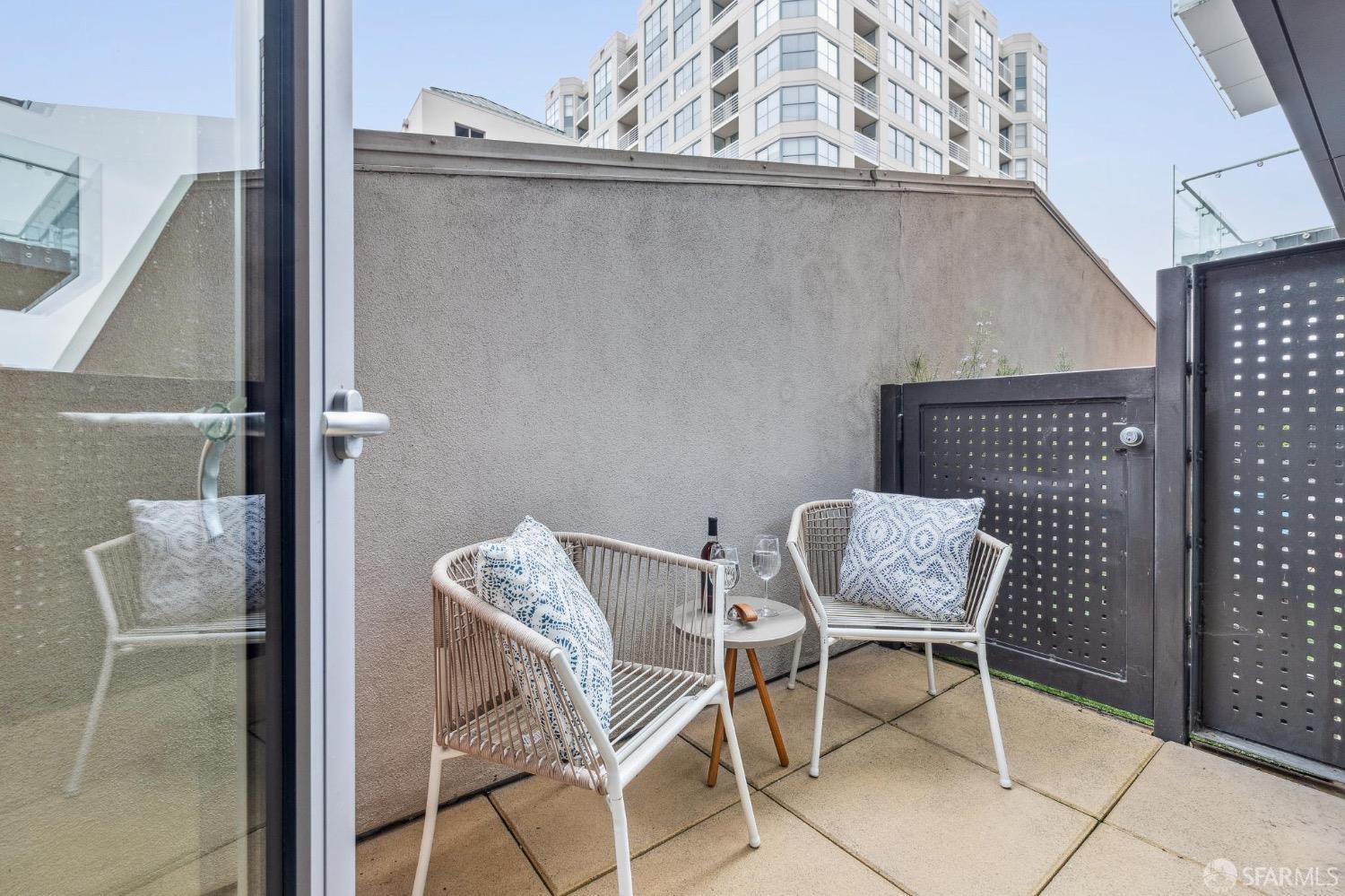 72 Townsend Street # 301
