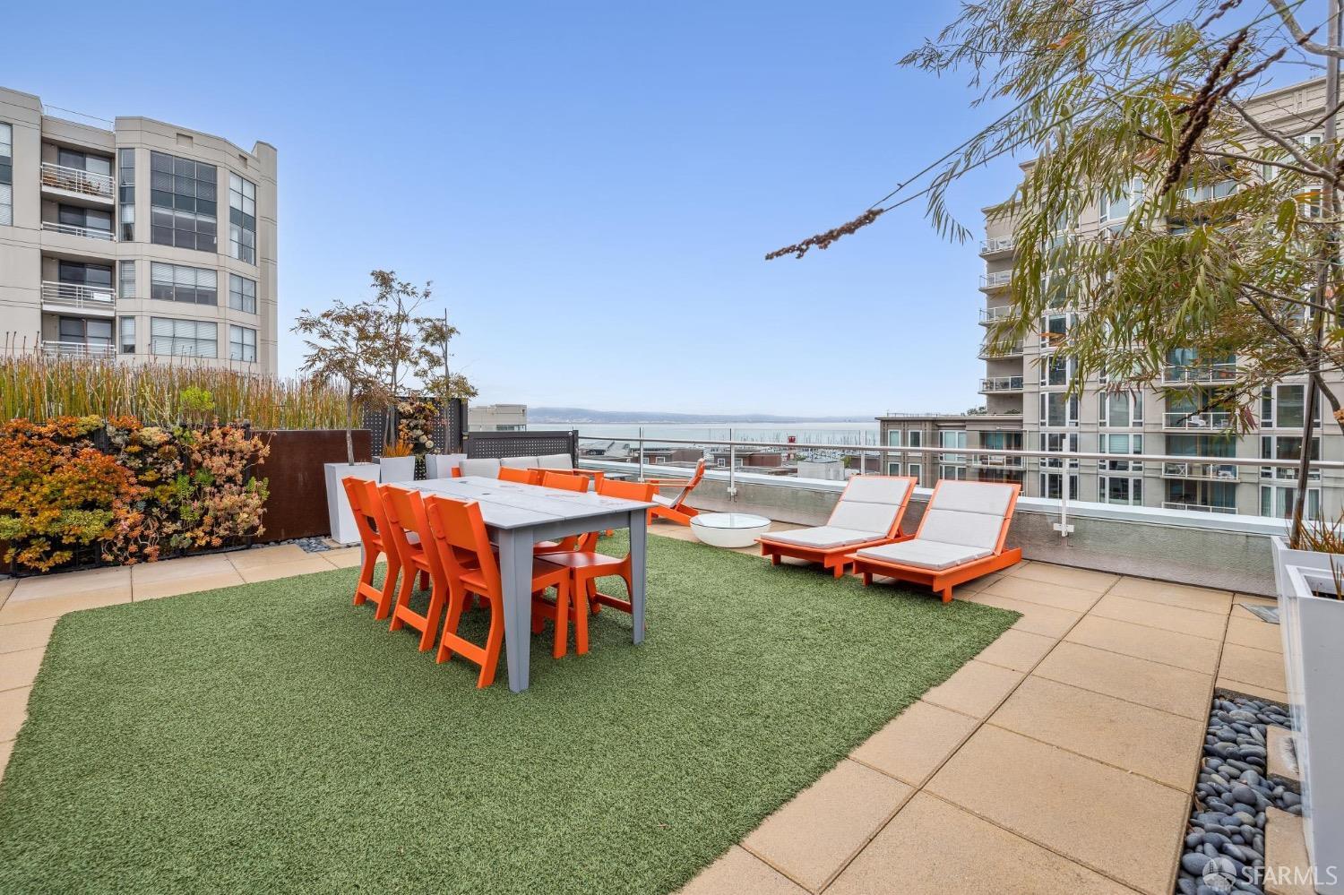 72 Townsend Street # 301