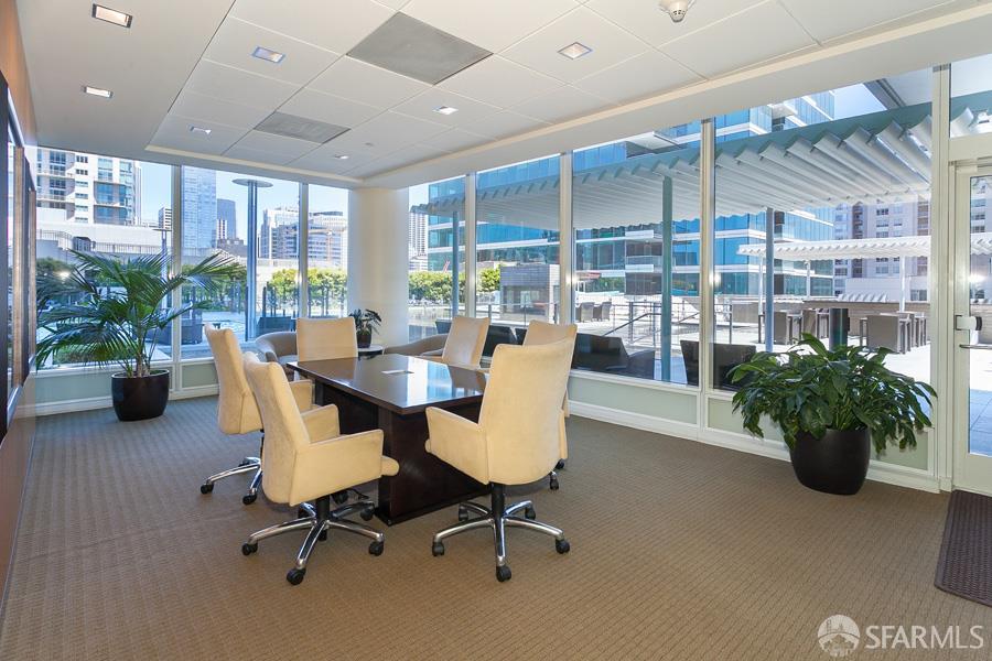 425 1st Street # 3301