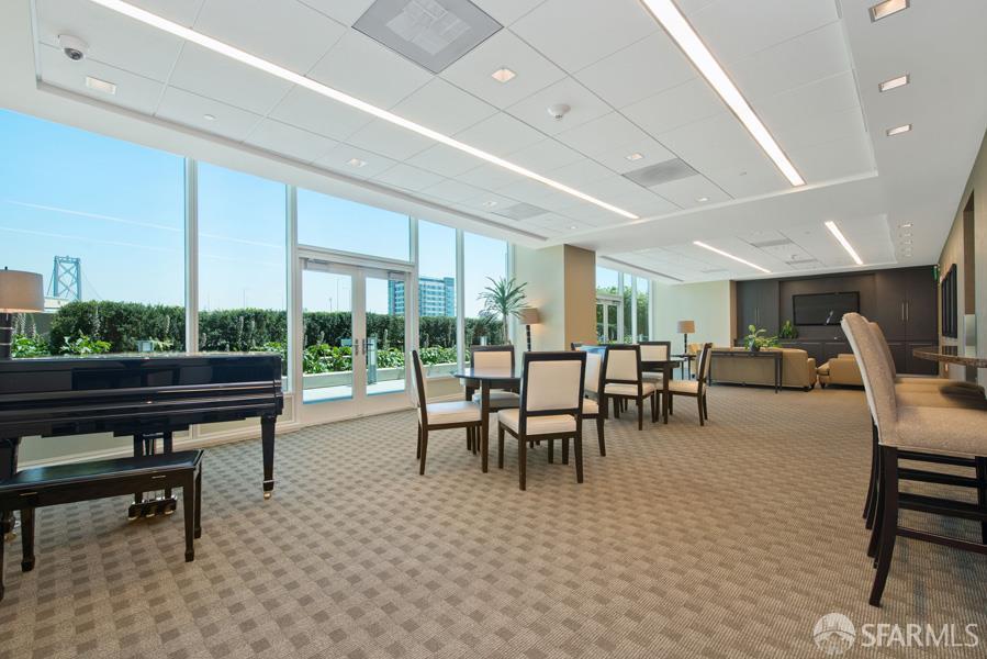 425 1st Street # 3301