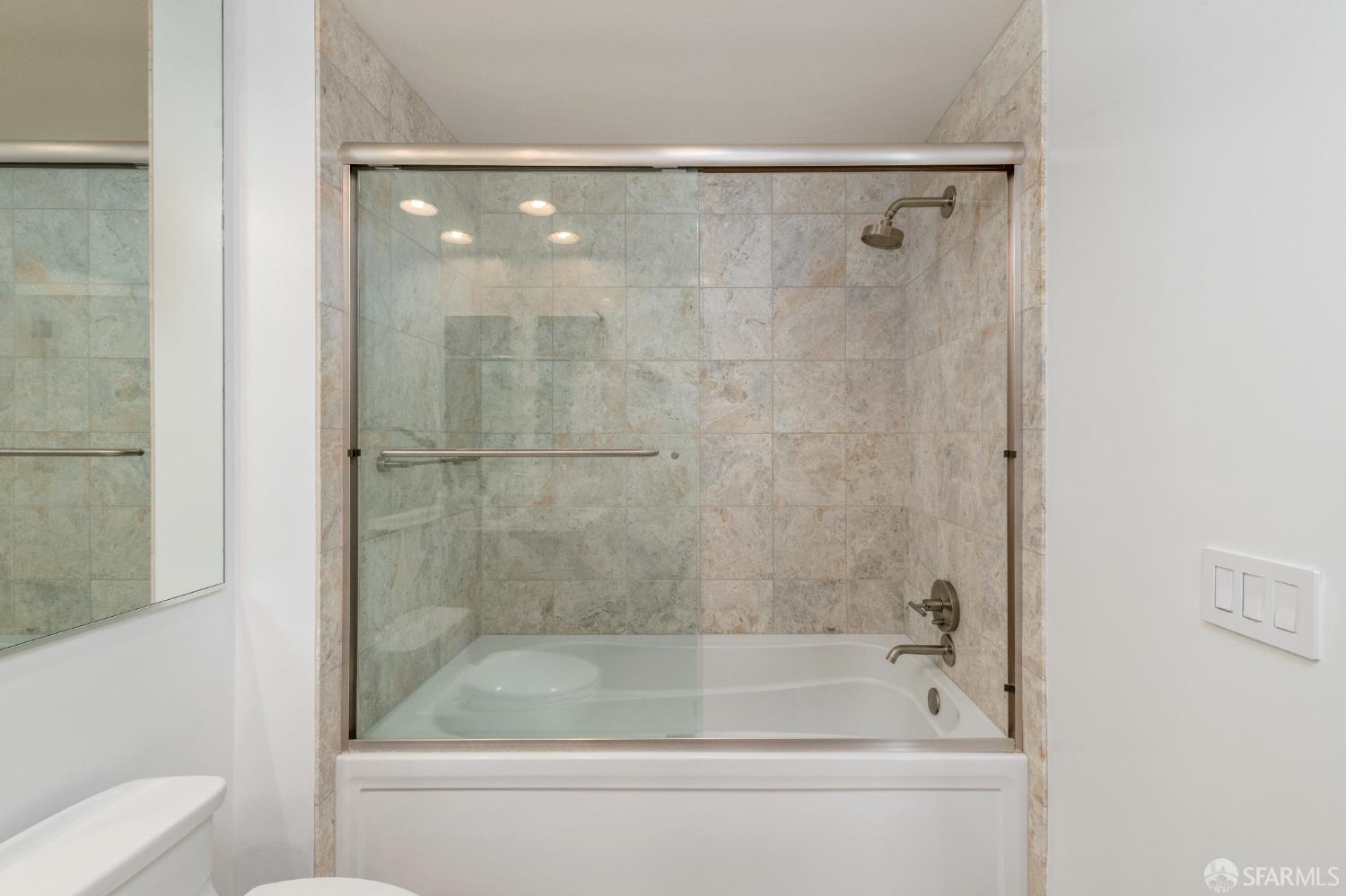 425 1st Street # 3301