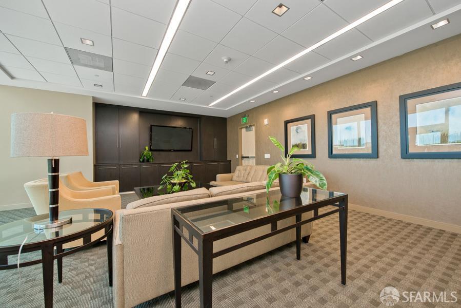 425 1st Street # 3301