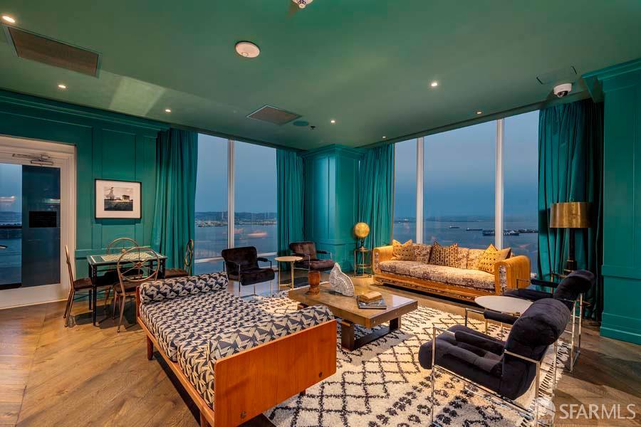 425 1st Street # 3301