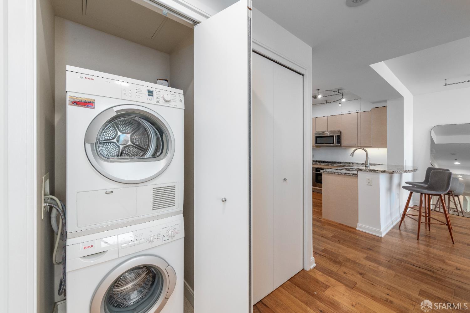 425 1st Street # 3301