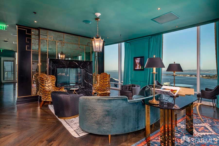 425 1st Street # 3301