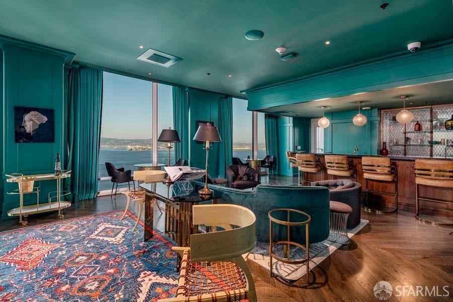 425 1st Street # 3301
