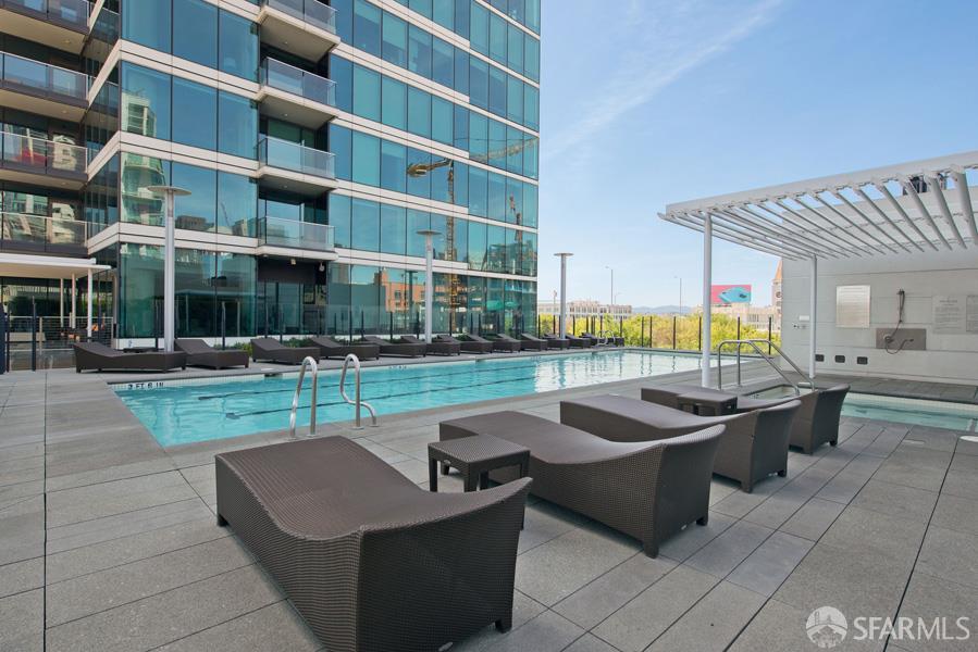425 1st Street # 3301