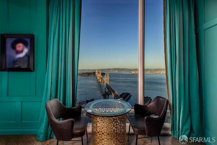 425 1st Street # 3301