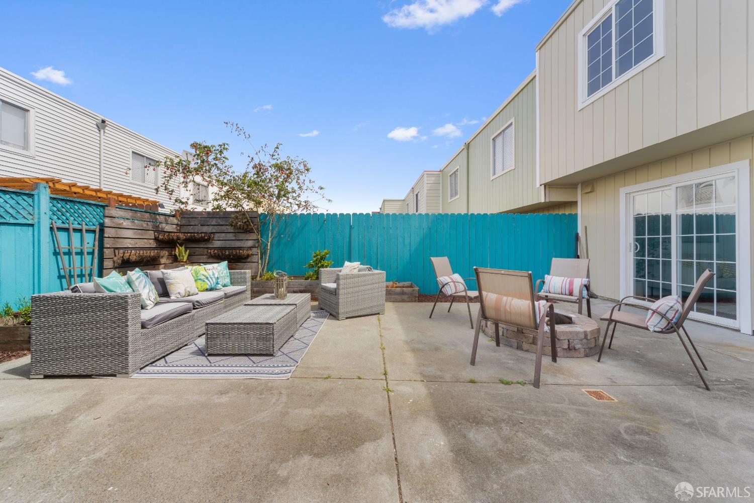 338 Deanne Lane