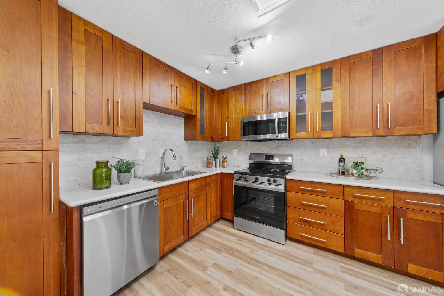 338 Deanne Lane