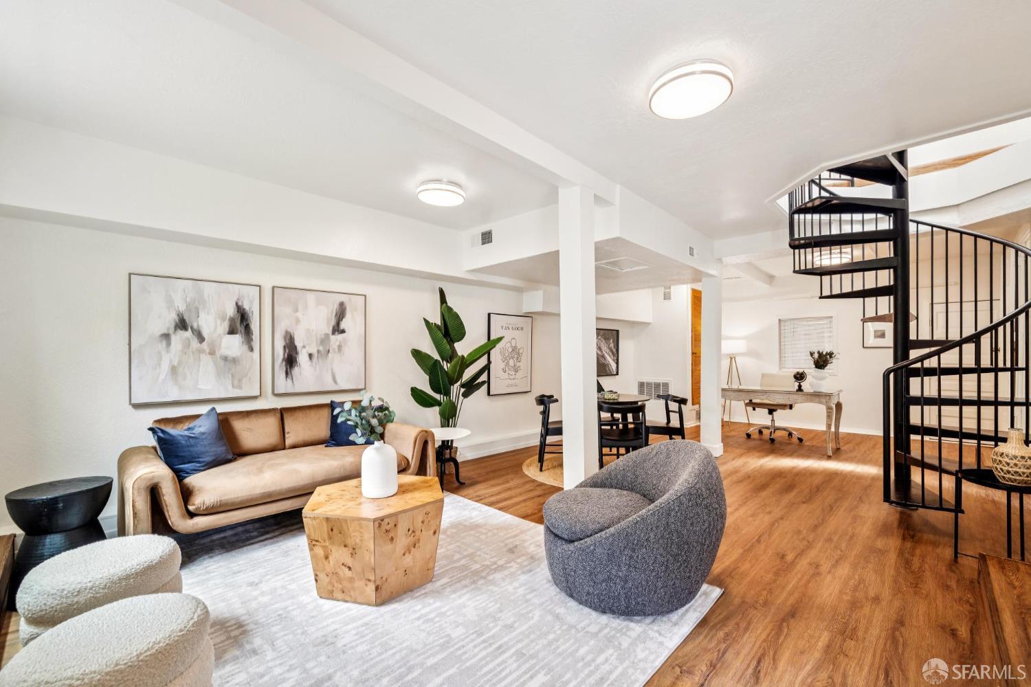 2448 Greenwich Street