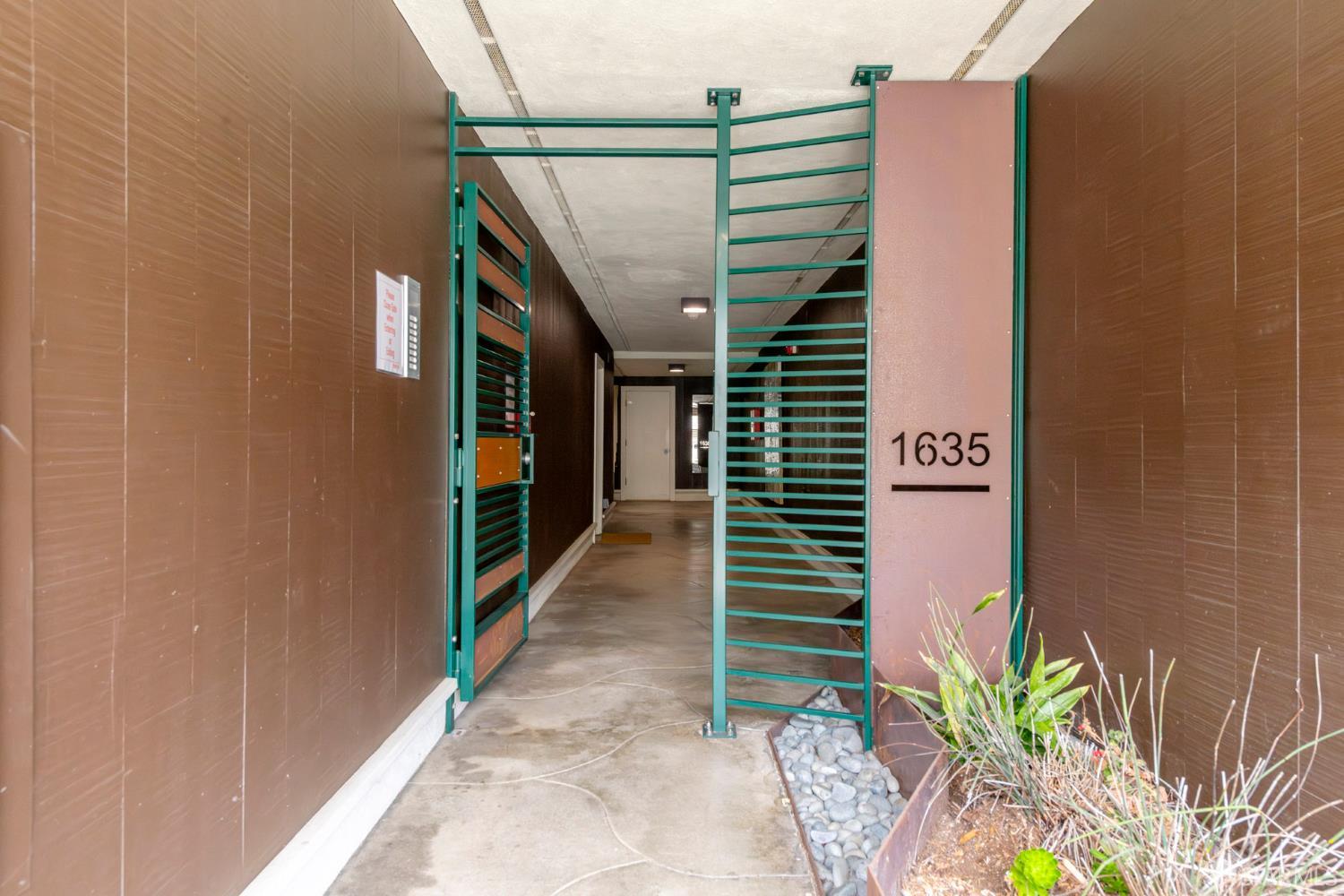 1635 10th Avenue # 4