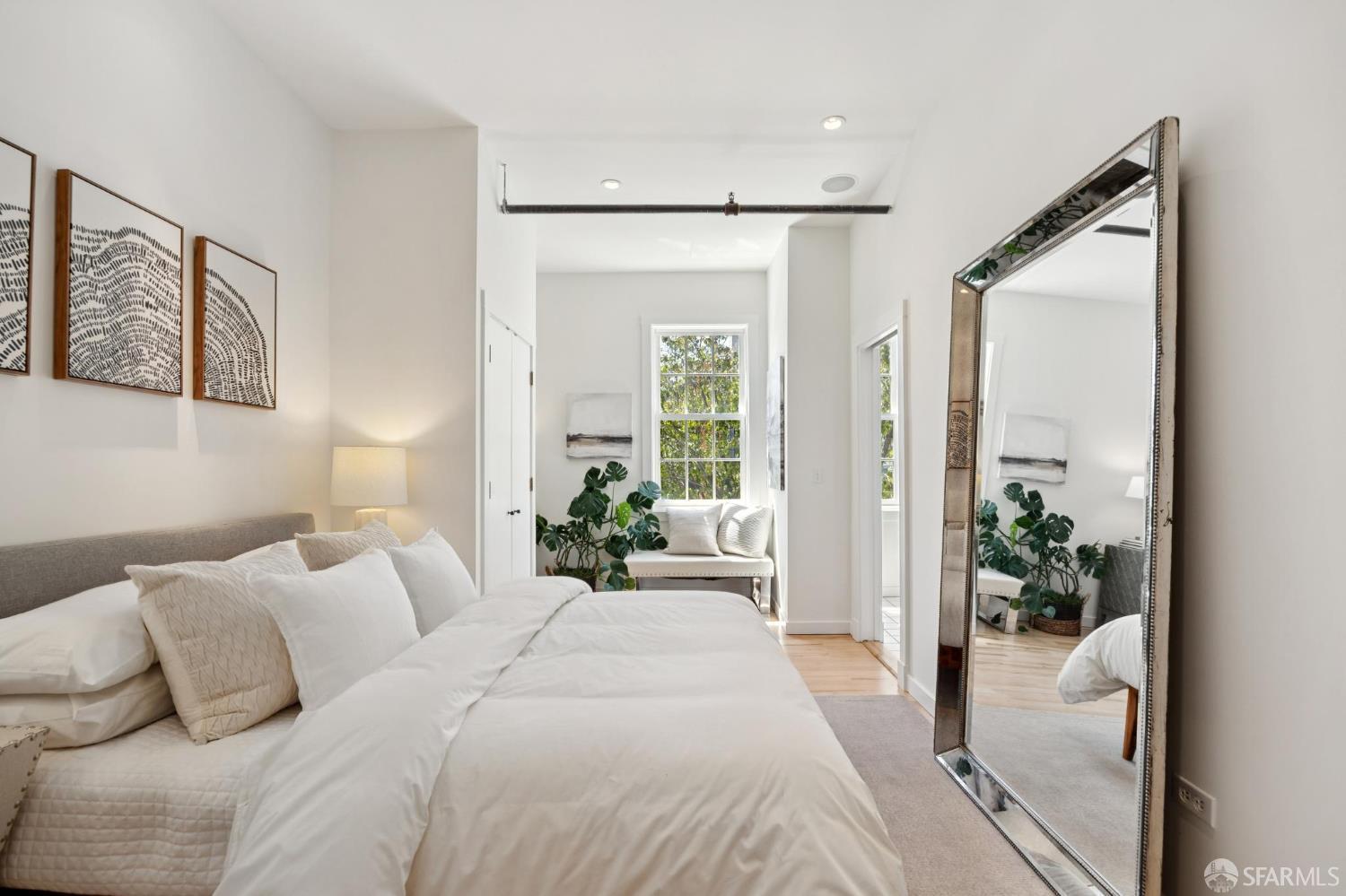 2169 Folsom Street # M201