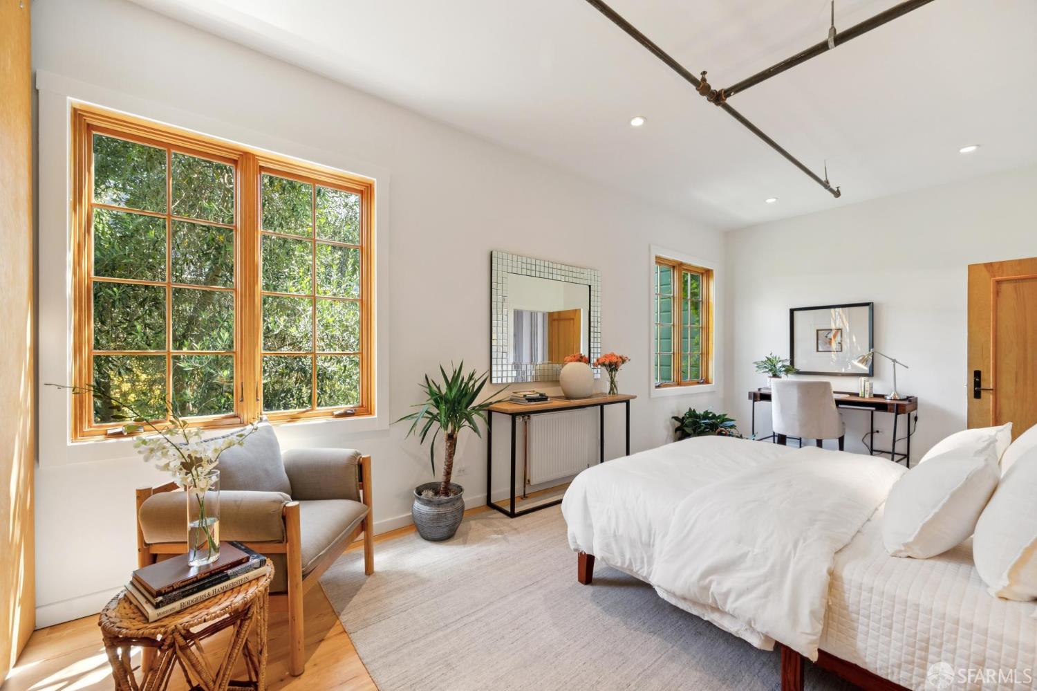 2169 Folsom Street # M201