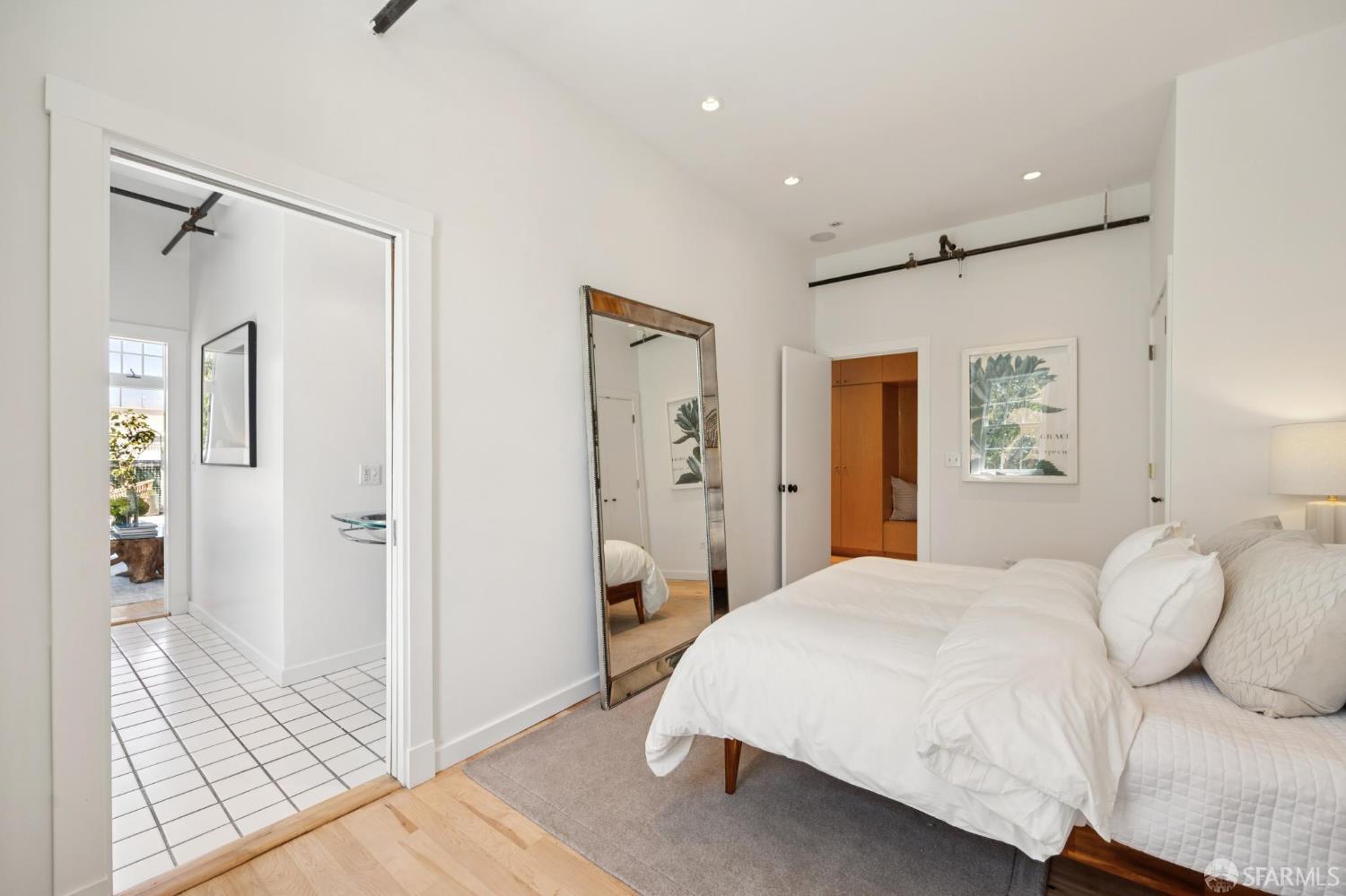 2169 Folsom Street # M201