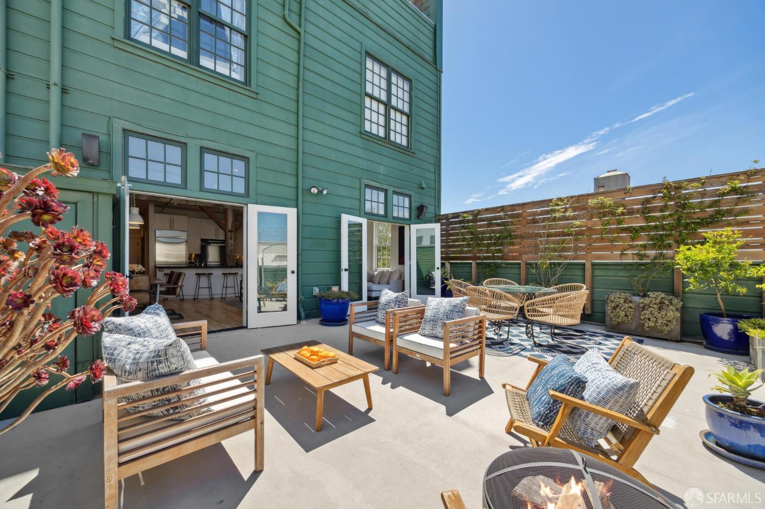 2169 Folsom Street # M201